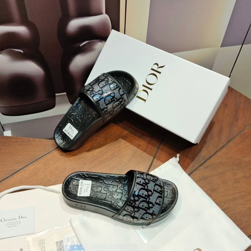 ch**an D*or slippers